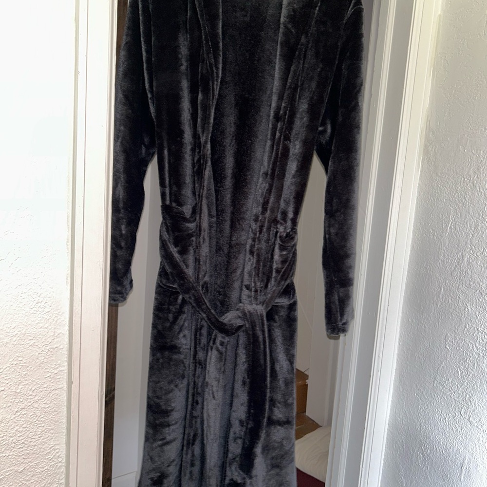 Plush Black Long Robe Large